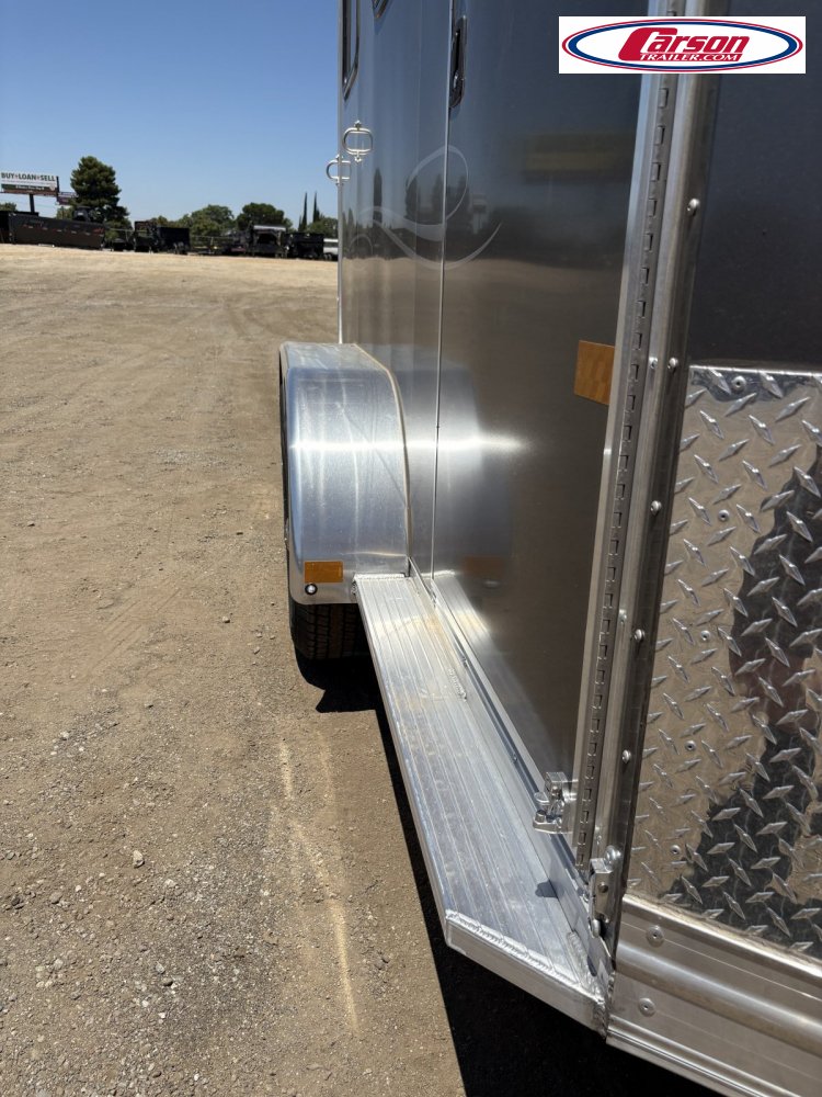 82x11 FRONTIER Horse Trailer