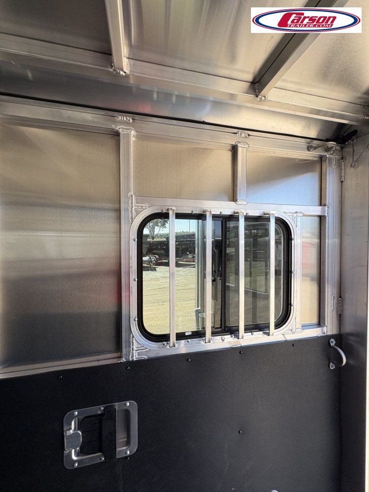 82x11 FRONTIER Horse Trailer