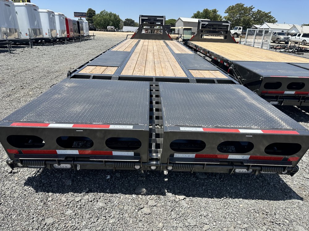 2024 MAXXD LDX 102" X 32' GOOSENECK FLATEBED TRAILER