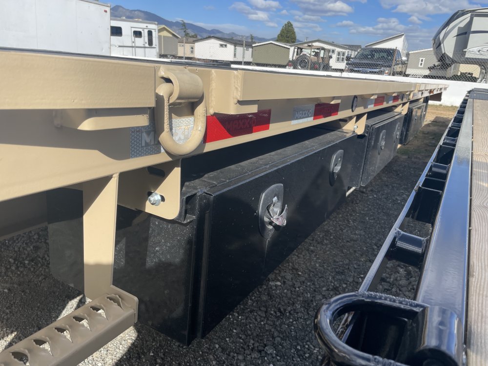 2024 MAXXD 8.5' X 36' GOOSENECK TRIPLE AXLE FLATEBED TRAILER