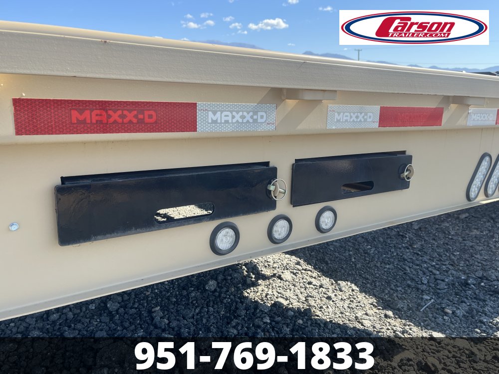 2024 MAXXD 8.5' X 36' GOOSENECK TRIPLE AXLE FLATEBED TRAILER