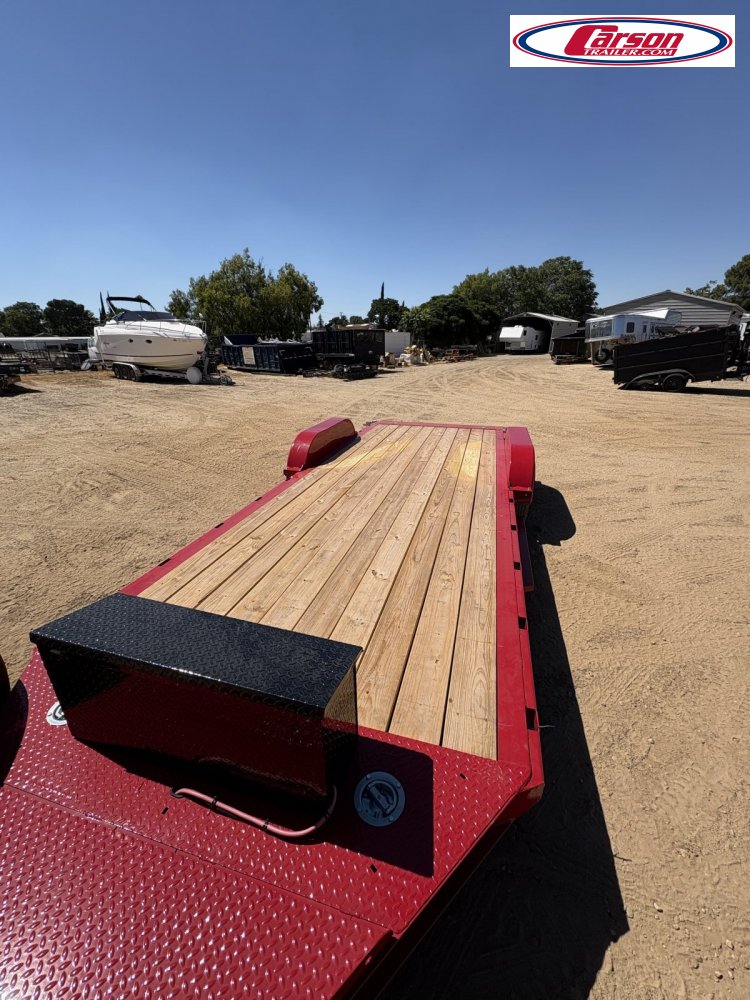 83x20 Diamond C Trailer HD Equipment