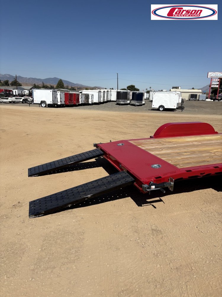 83x20 Diamond C Trailer HD Equipment