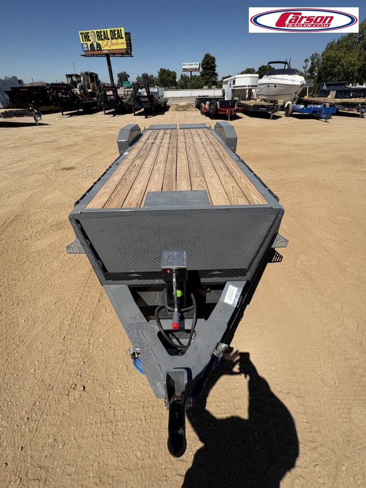 82x22 Diamond C Trailer HD Equipment