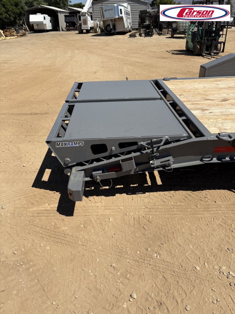 82x22 Diamond C Trailer HD Equipment
