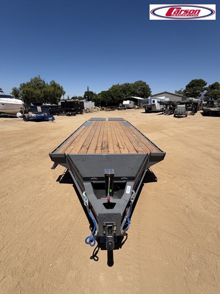 102x24 Diamond C Trailer HD Equipment