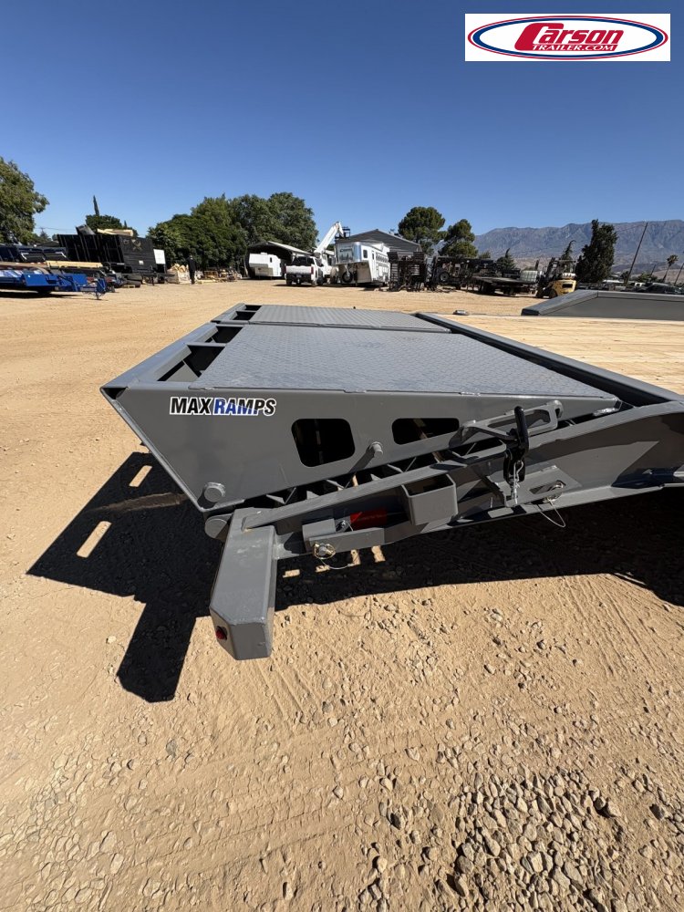 82x24 Diamond C Trailer HD Equipment