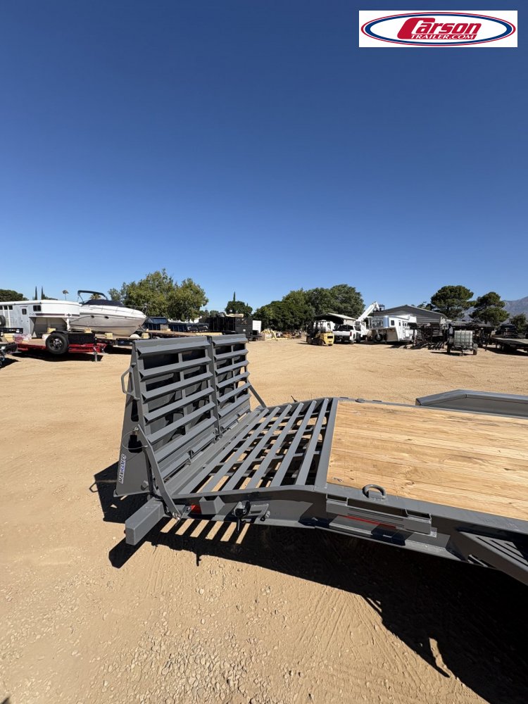 82x24 Diamond C Trailer HD Equipment