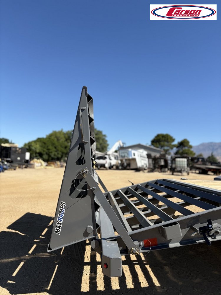 82x24 Diamond C Trailer HD Equipment