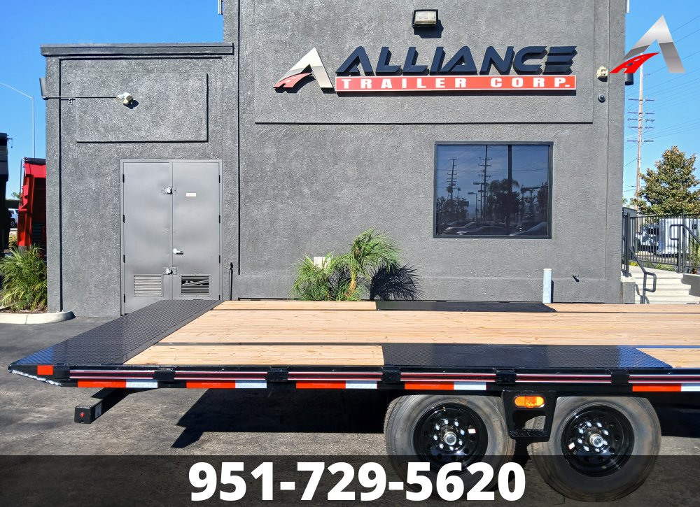 102"x20' Diamond C Tilt Deck