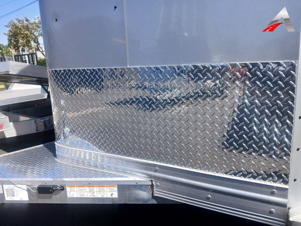 82x15 FRONTIER Horse Trailer