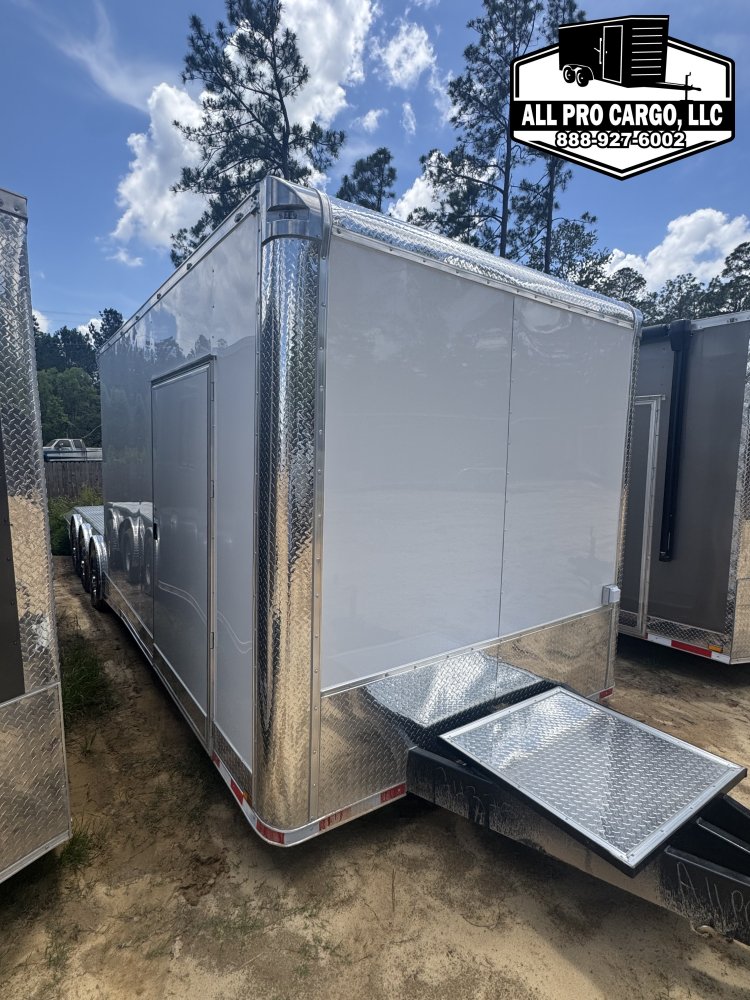 8' 5"x32' Quality Cargo Hybrid Race