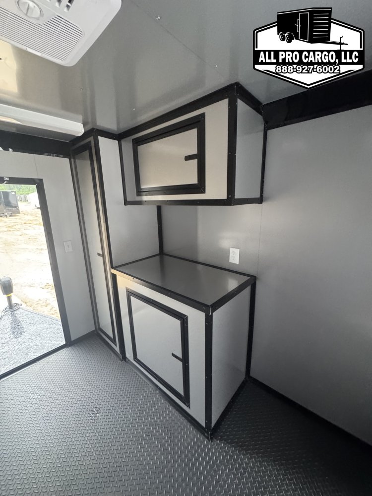 8' 6"x28' Quality Cargo Hybrid Race