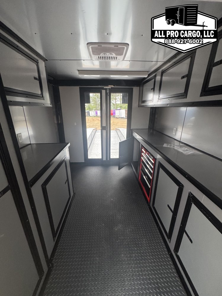 8' 6"x28' Quality Cargo Hybrid Race