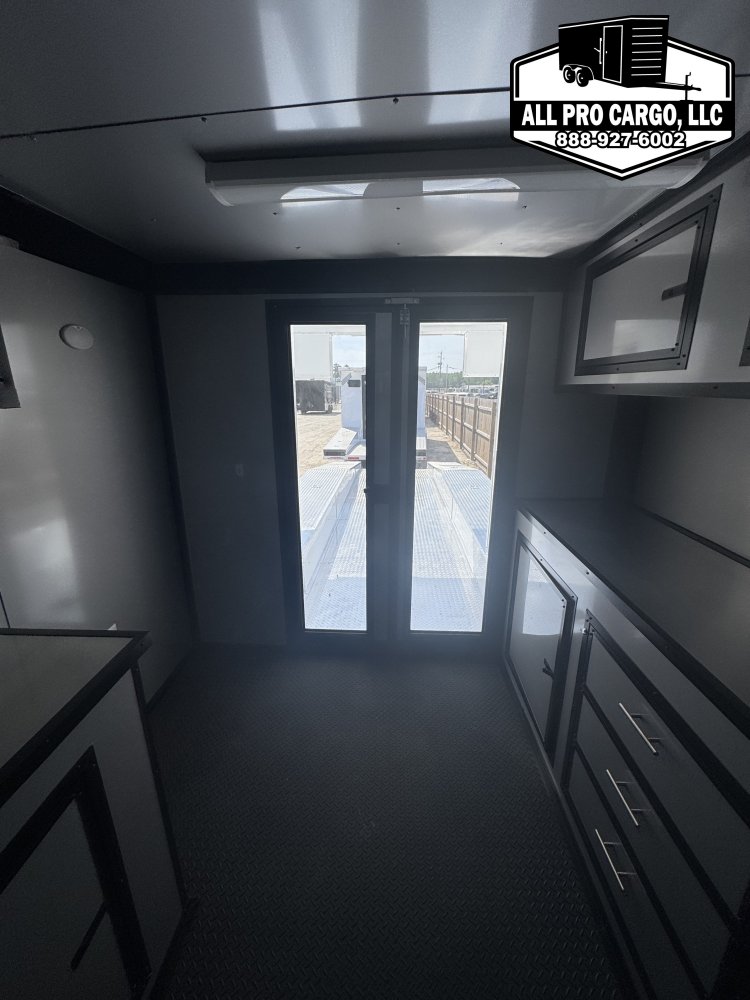 8' 6"x30' Quality Cargo Hybrid Race