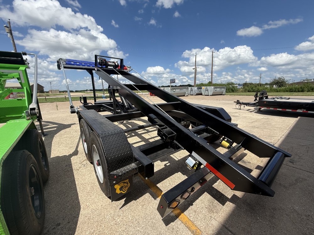 Couger Manufacturing 16K Bumper Pull Standard Rail Roll-Off Trailer
