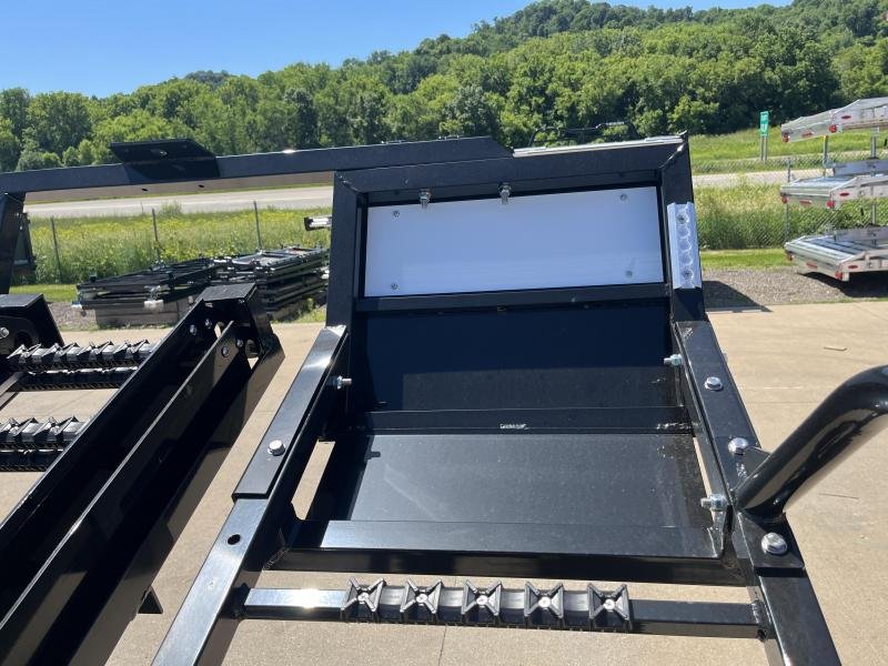 x67' Marlon Trailers Equipment
