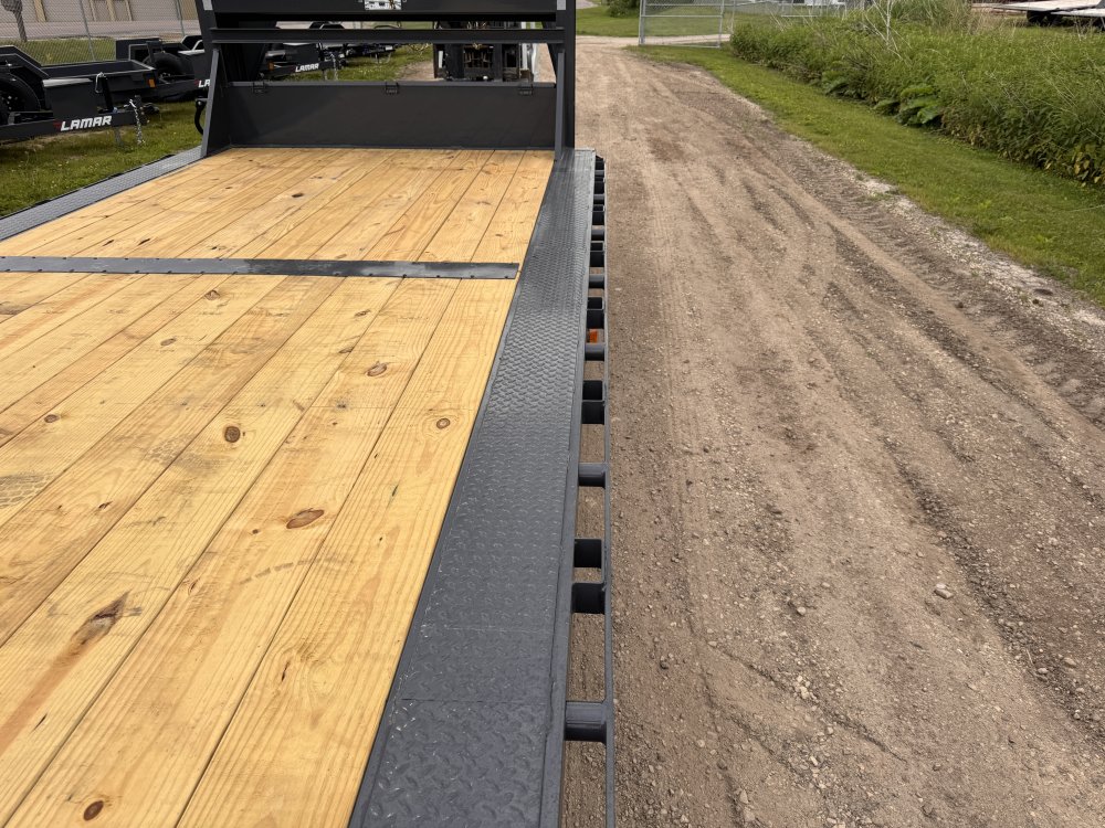 2025 Lamar Trailers 102X32 Gooseneck Car Hauler Trailer