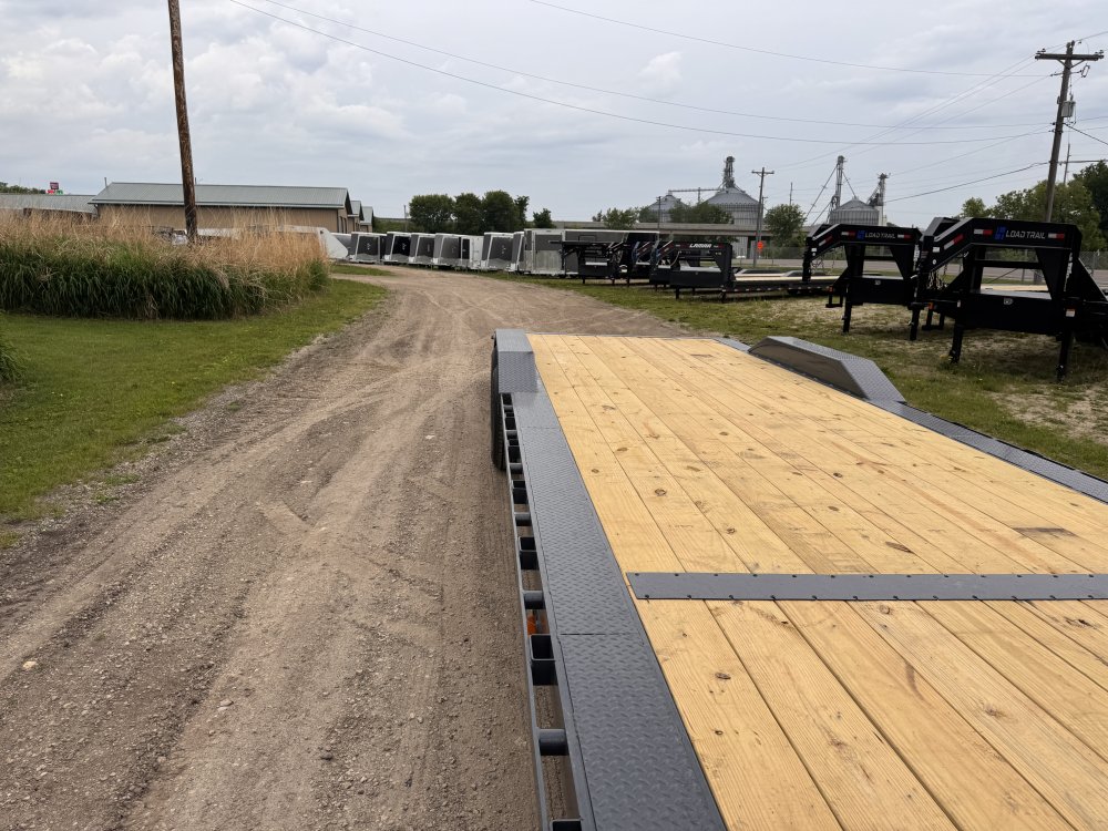 2025 Lamar Trailers 102X32 Gooseneck Car Hauler Trailer