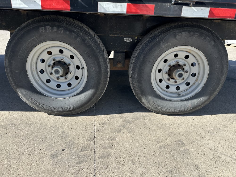 2018 LOAD TRAIL 102"X24 DECKOVER EQUIPMENT TRAILER