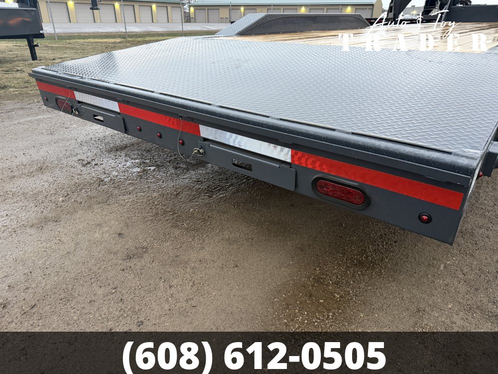 2026 Lamar Trailers 102X32 Gooseneck Car Hauler Trailer