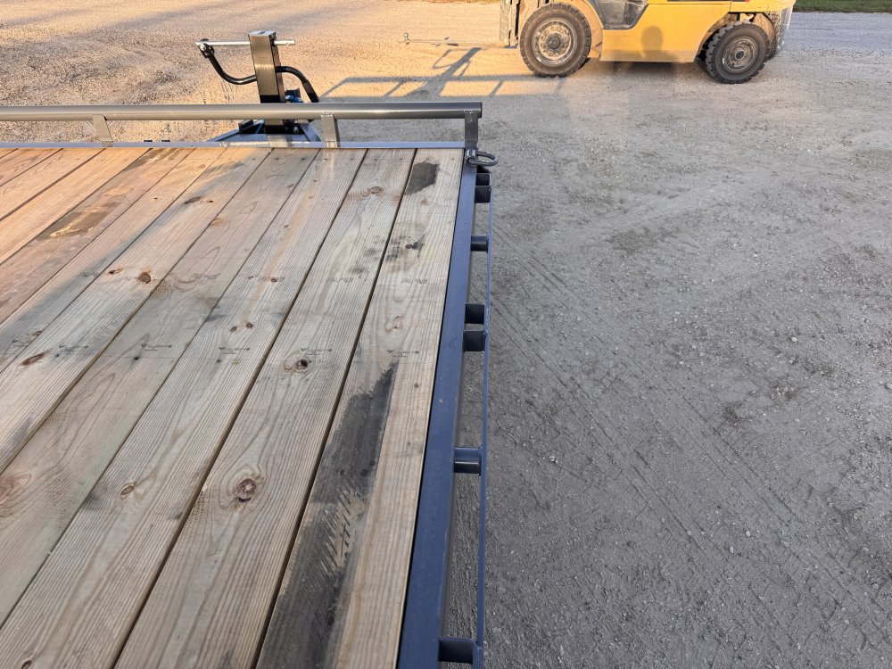 2026 Lamar Trailers 83X22 Car Hauler Trailer