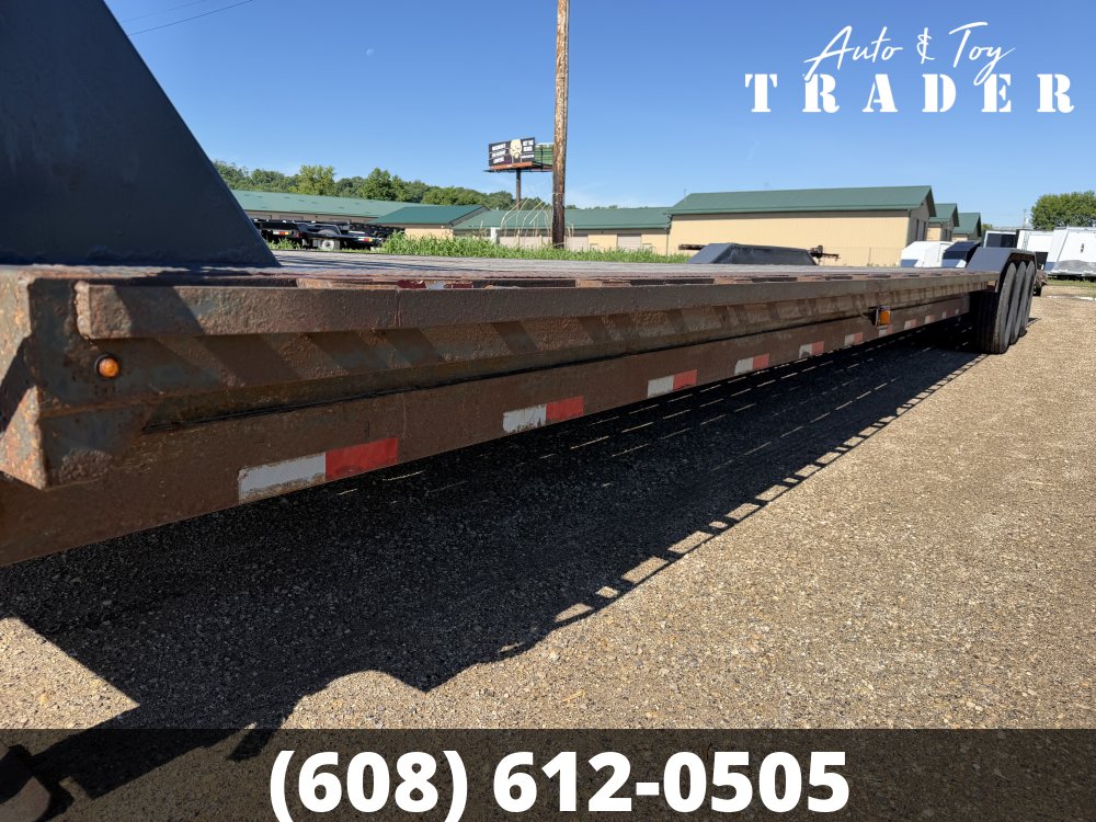 2021 Lamar 102X40 Gooseneck Car Hauler