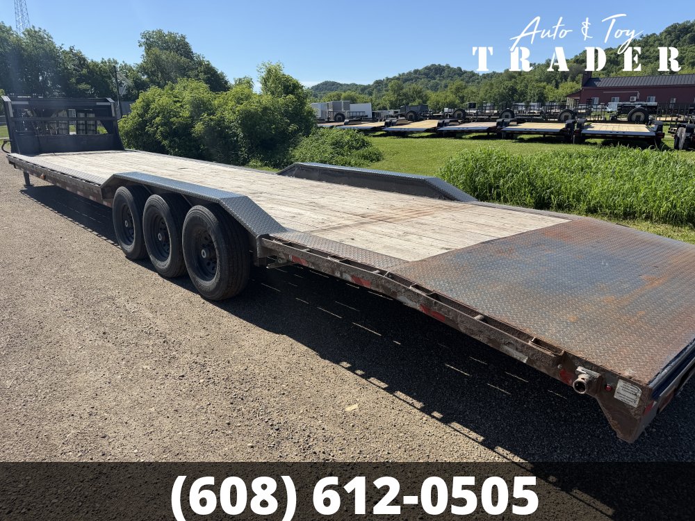 2021 Lamar 102X40 Gooseneck Car Hauler