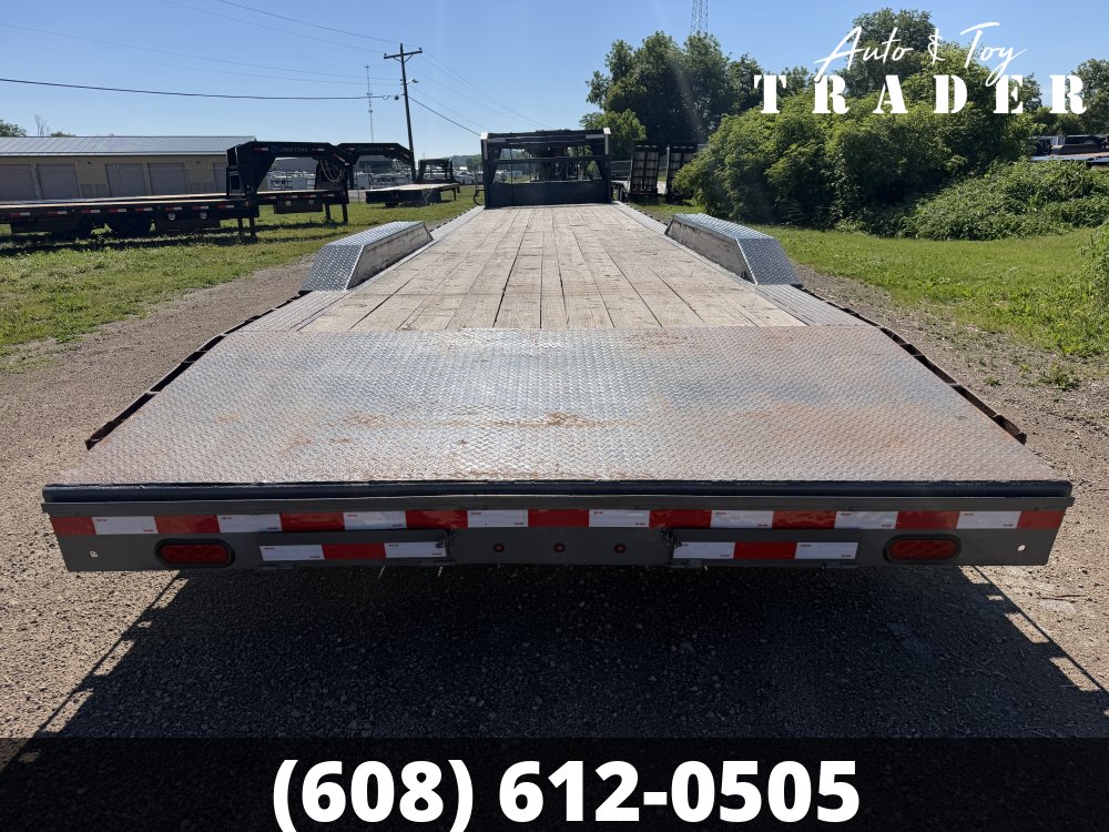 2021 Lamar 102X40 Gooseneck Car Hauler