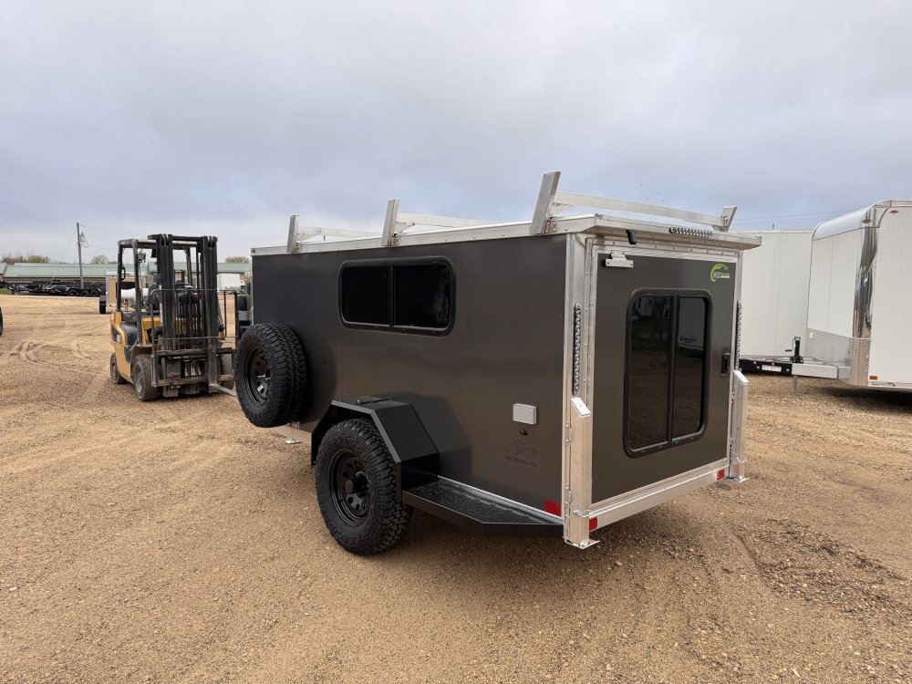 x NEO Trailers Enclosed Cargo