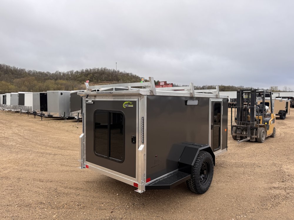 x NEO Trailers Enclosed Cargo