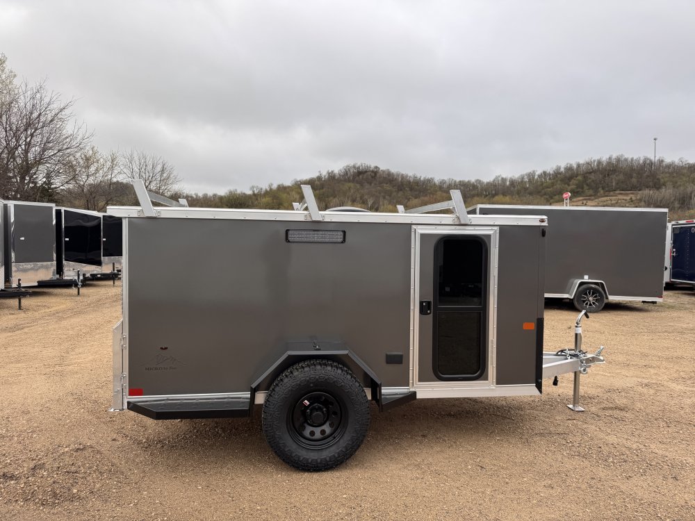 x NEO Trailers Enclosed Cargo