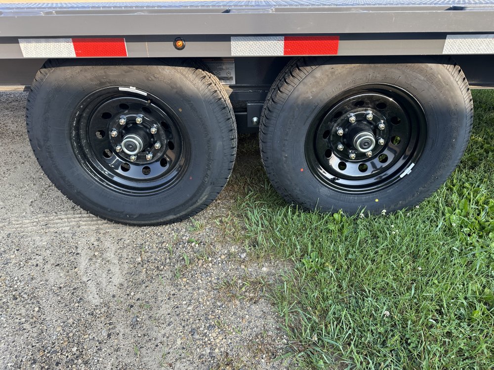 2026 Lamar Trailers 102X24 Deckover Trailer