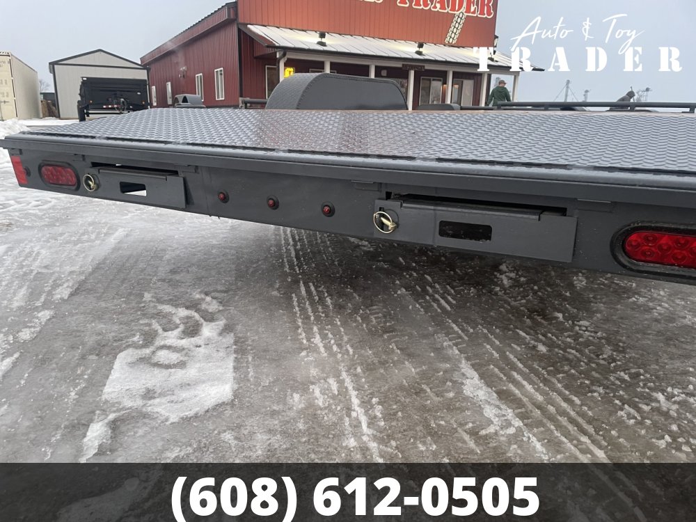 2026 Lamar Trailers 83X20 Car Hauler