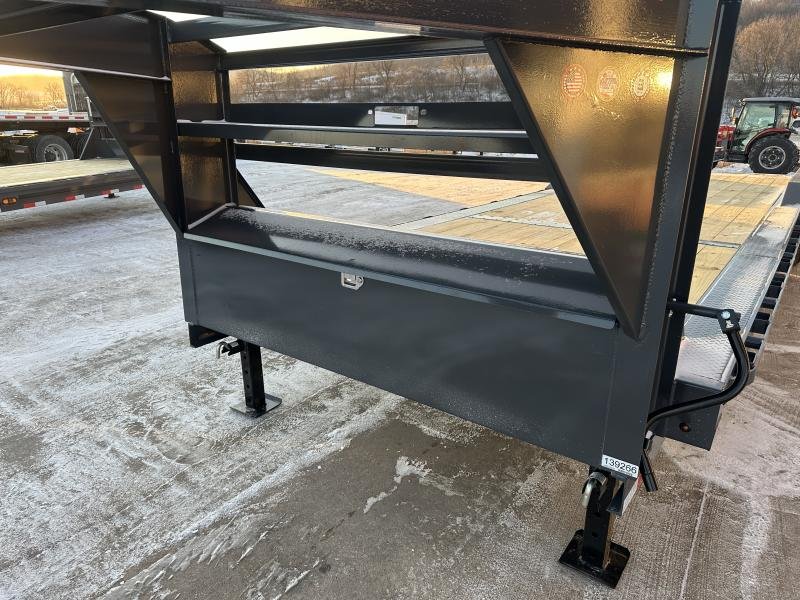 2025 Lamar Trailers 102X32 Gooseneck Car Hauler