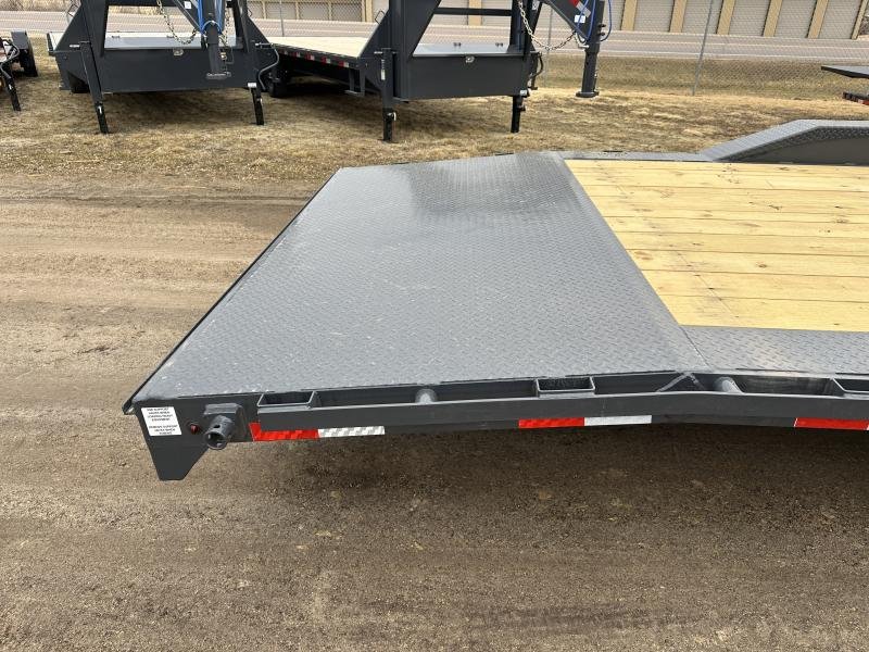2025 Lamar Trailers 102X36 Gooseneck Car Hauler