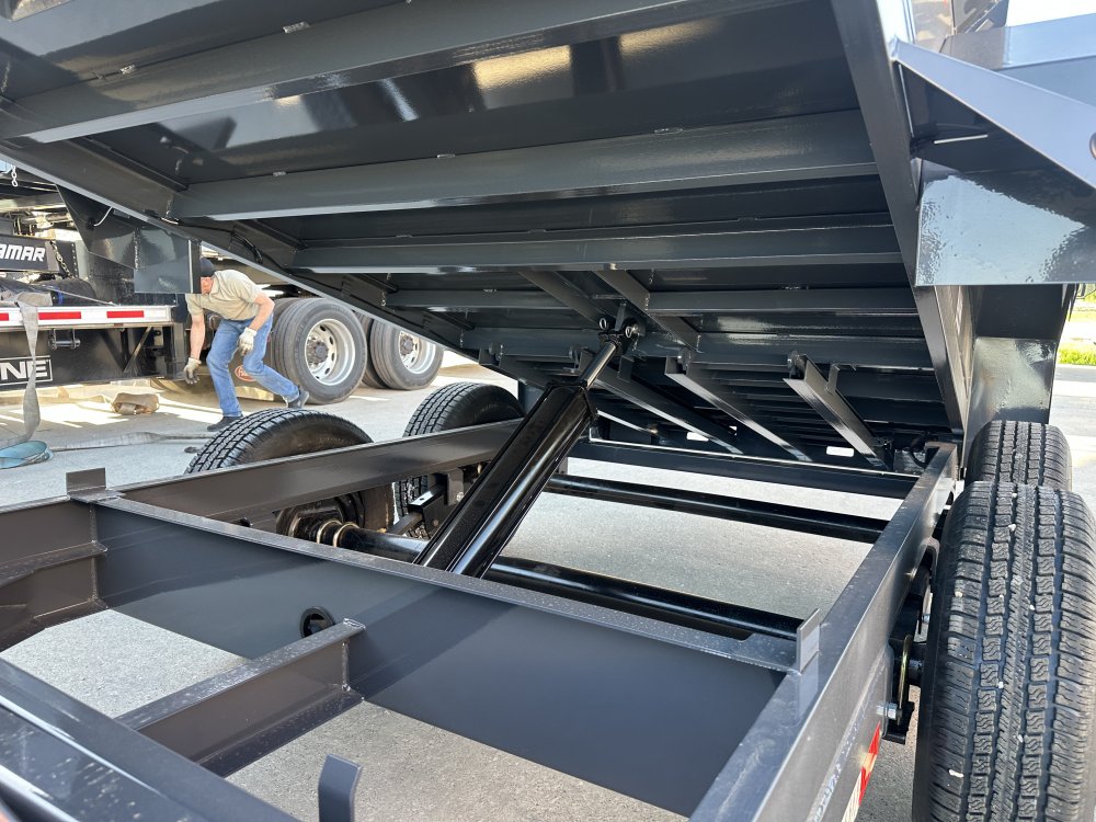 2025 Lamar Trailers 60X10 Dump Trailer
