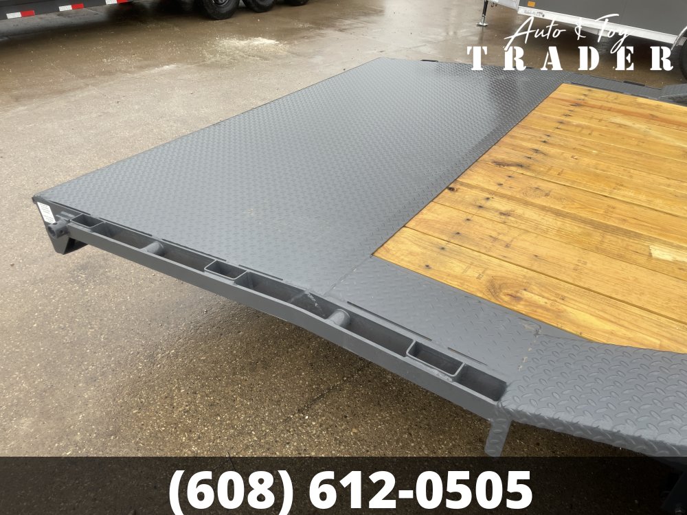 2026 Lamar Trailers 102X32 Gooseneck Car Hauler Trailer