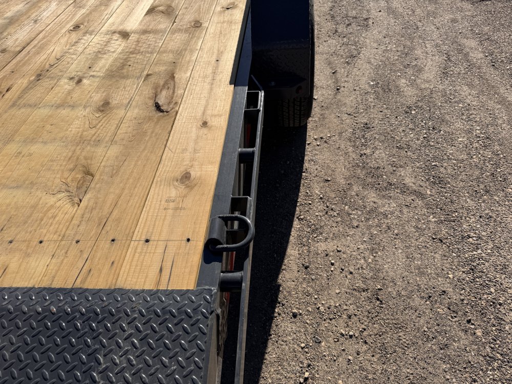 2025 Lamar Trailers 83X22 Car Hauler Trailer