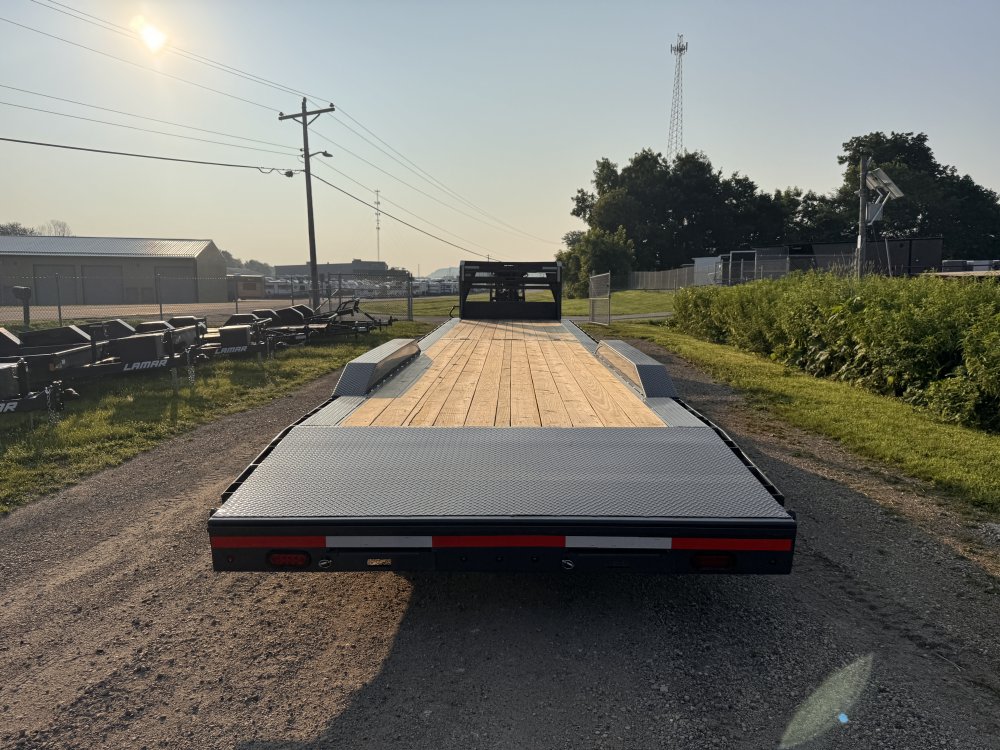 2026 Lamar Trailers 102X40 Gooseneck Car Hauler Trailer