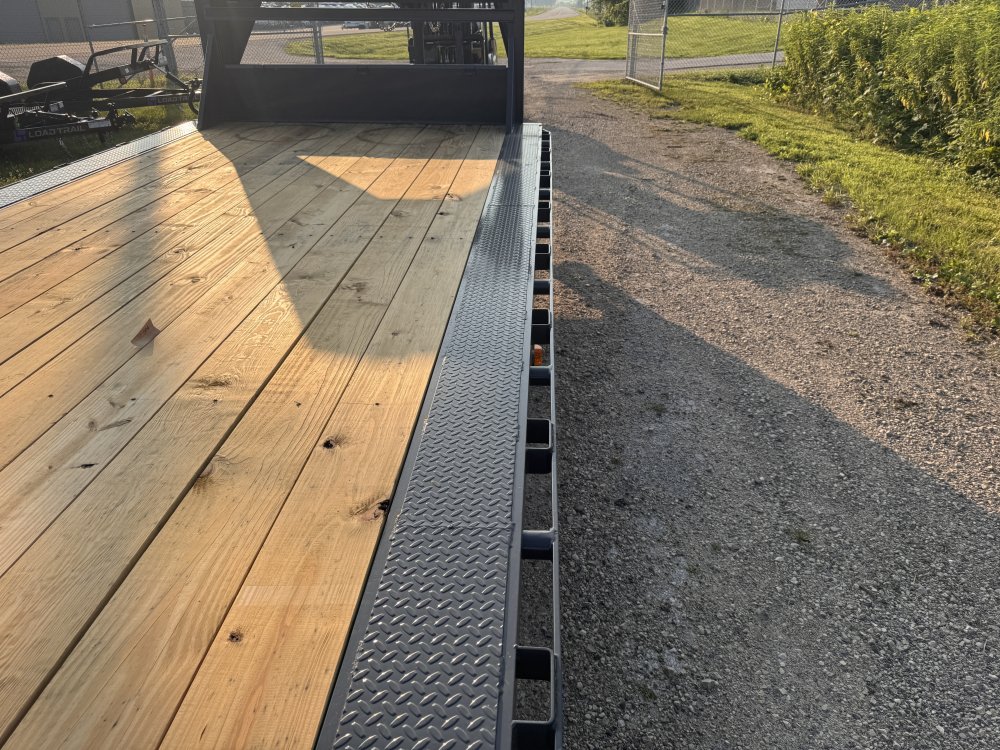 2026 Lamar Trailers 102X40 Gooseneck Car Hauler Trailer