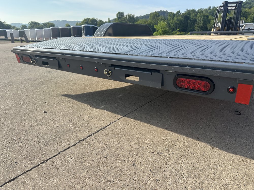 2026 Lamar Trailers 83X18 Car Hauler