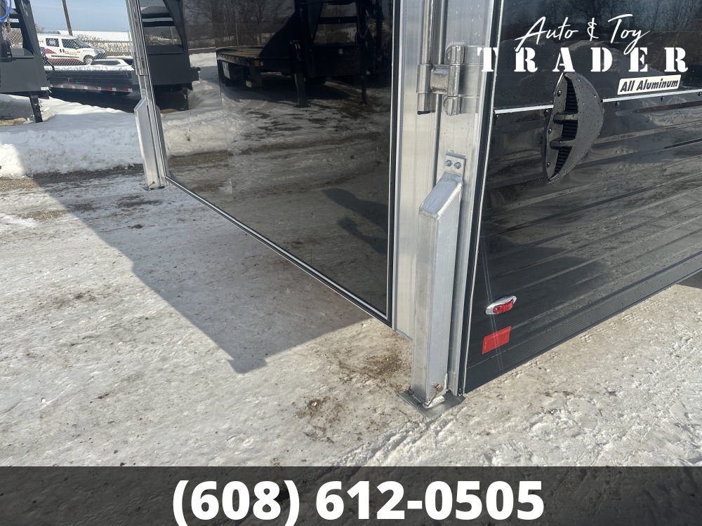 2026 LEGEND 8X24 DELUXE SNOW