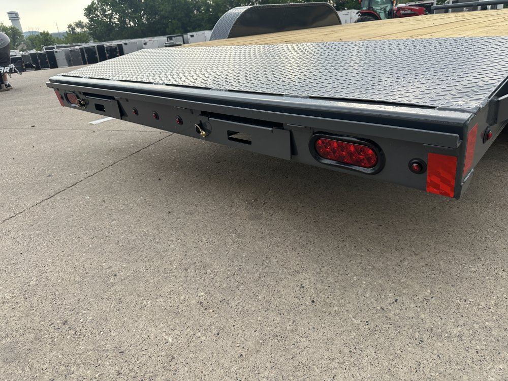 2025 Lamar Trailers 83X18 Car Hauler