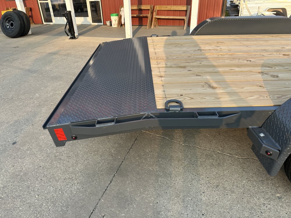 2026 Lamar Trailers 83X18 Car Hauler