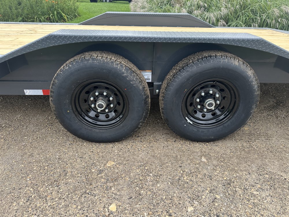 2026 Lamar Trailers 102X32 Gooseneck Car Hauler Trailer