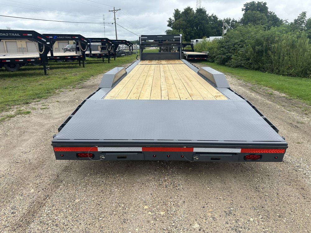 2026 Lamar Trailers 102X32 Gooseneck Car Hauler Trailer