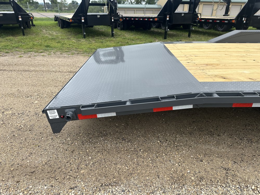 2026 Lamar Trailers 102X32 Gooseneck Car Hauler Trailer