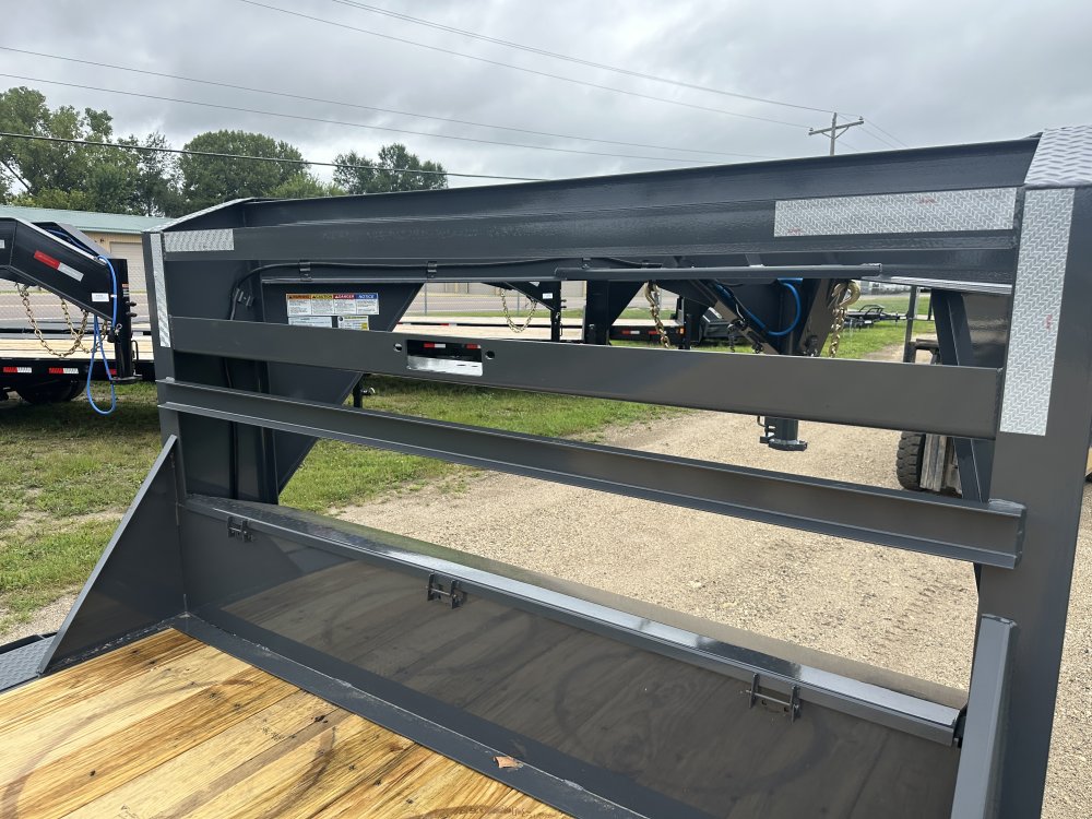 2026 Lamar Trailers 102X32 Gooseneck Car Hauler Trailer