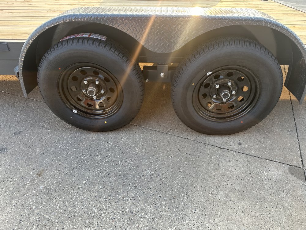 2026 Lamar Trailers 83X18 Car Hauler